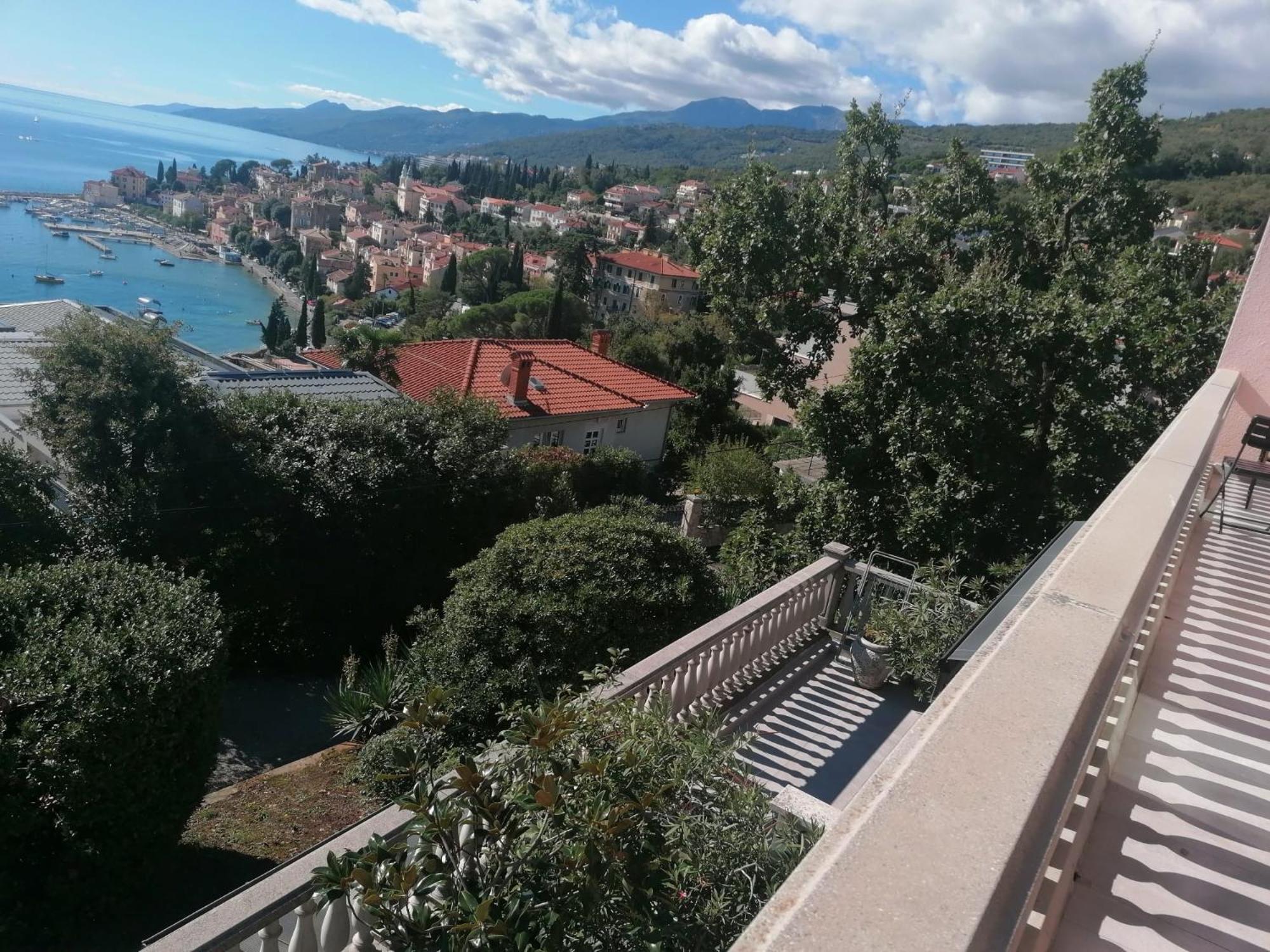 Apartments Green Garden Опатия Екстериор снимка
