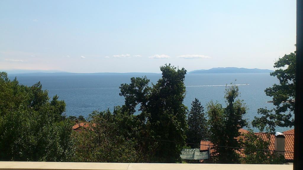 Apartments Green Garden Опатия Стая снимка