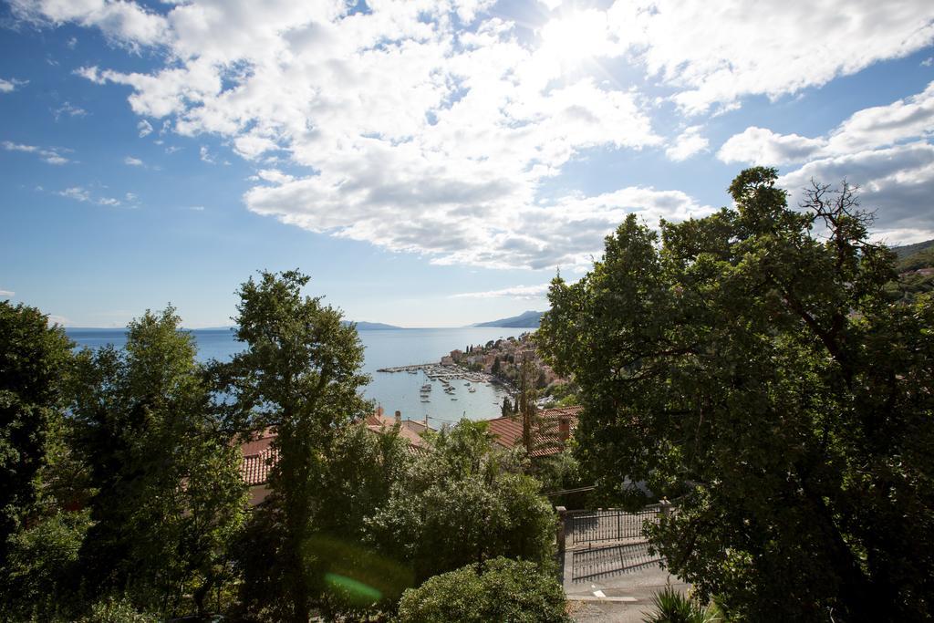 Apartments Green Garden Опатия Екстериор снимка